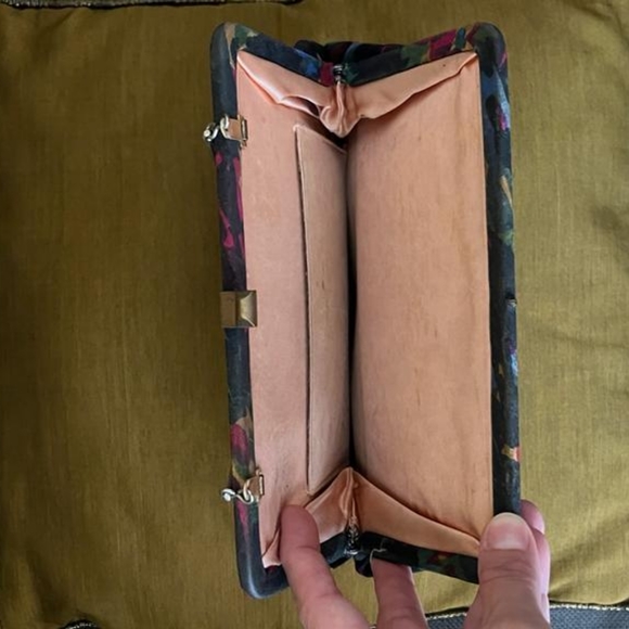 Vintage Hand Purse - Picture 2 of 2